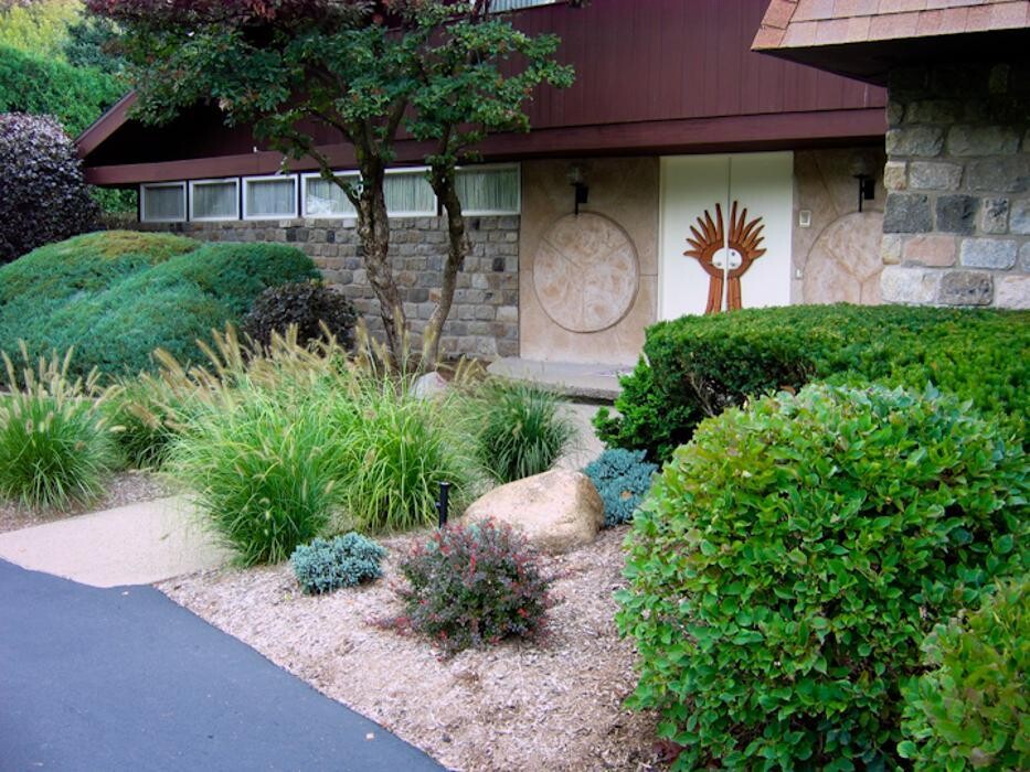 Images Birchcrest Tree & Landscape