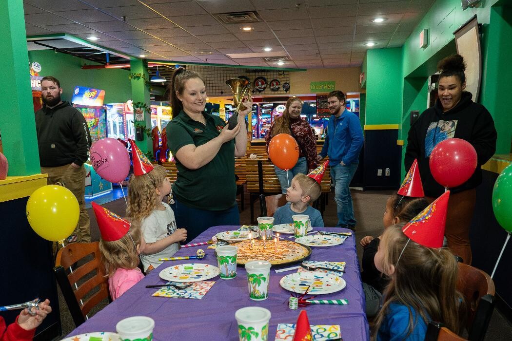 Images Happy Joe's Pizza & Jungle Bungle - W. 50th