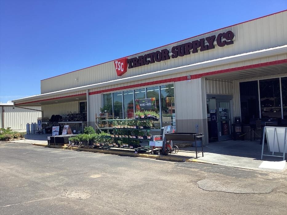 Images Tractor Supply Co.