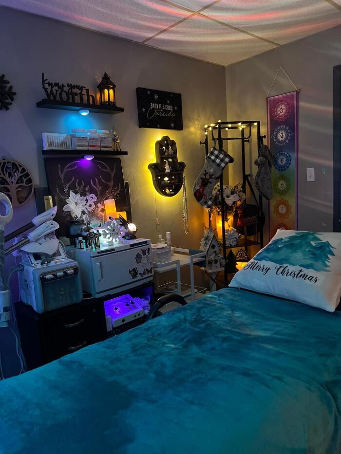 Images NTRL + NAKD SKIN SPA