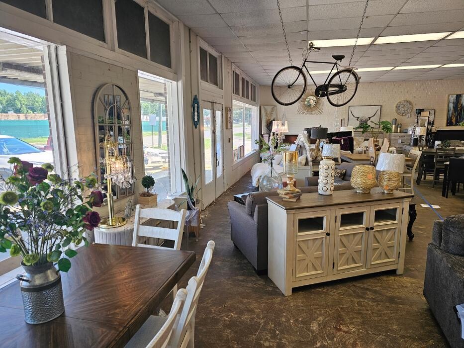 Images Spiller Furniture Co