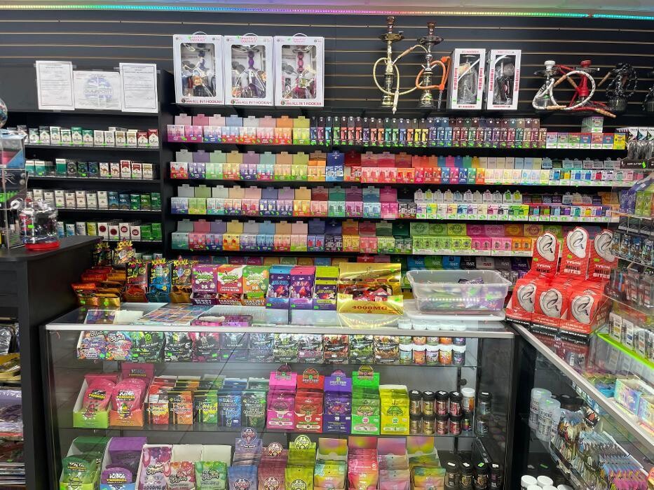 Images SMOKEEZ & VAPES