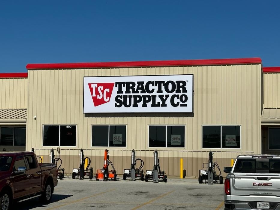 Images Tractor Supply Co.