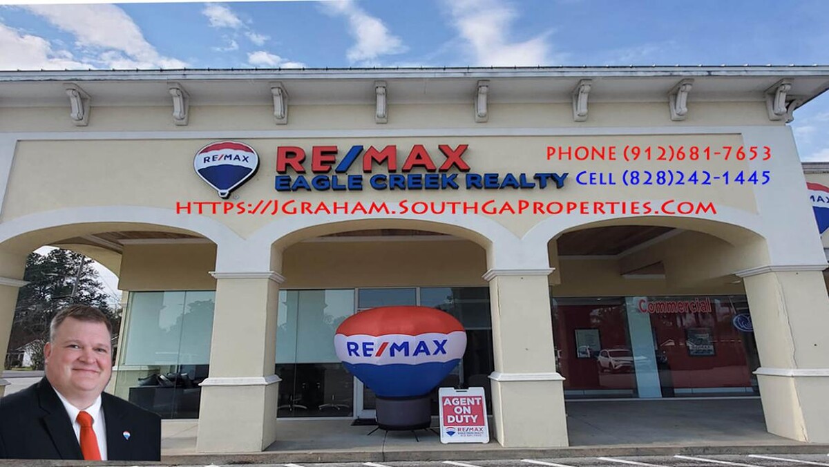 Images Jeff Graham - RE/MAX Eagle Creek Realty