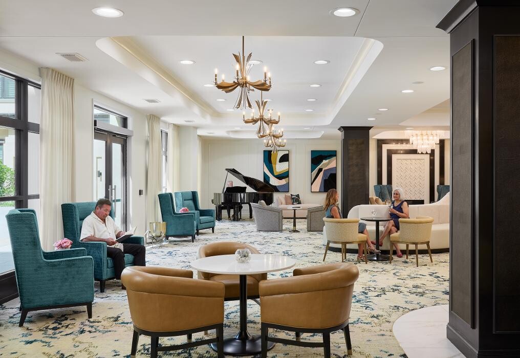 Images Grand Living at The Grove