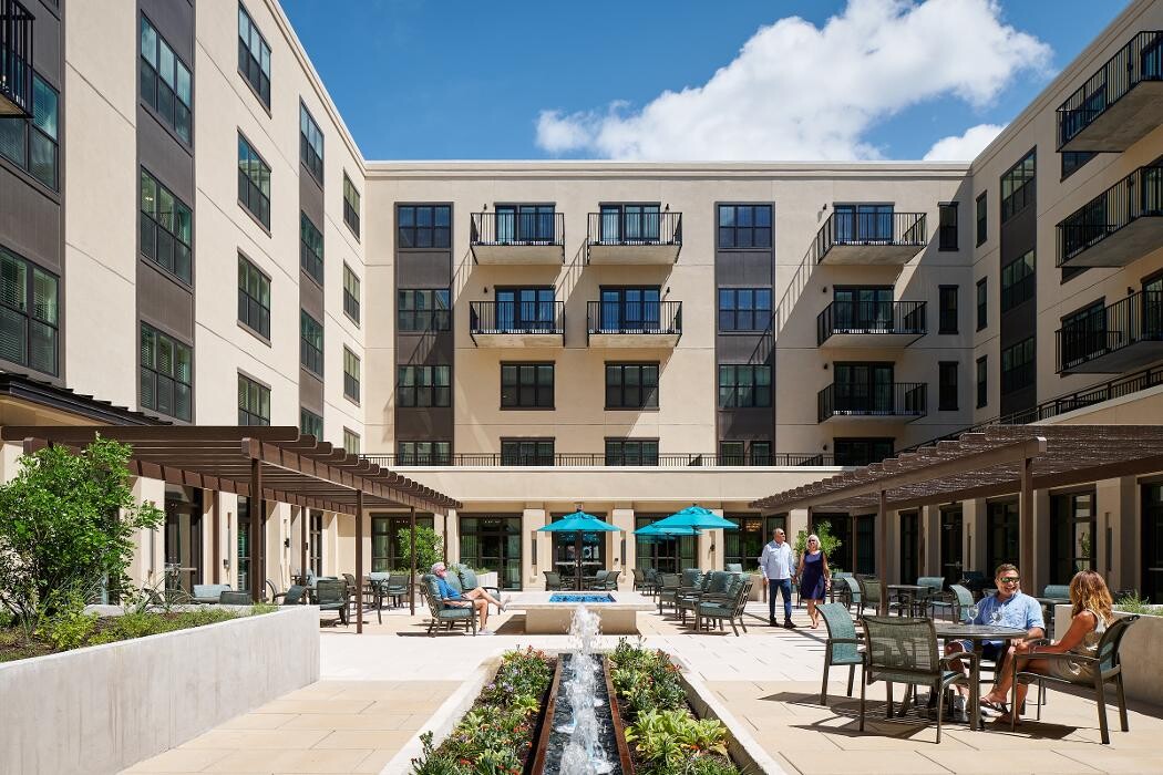 Images Grand Living at The Grove