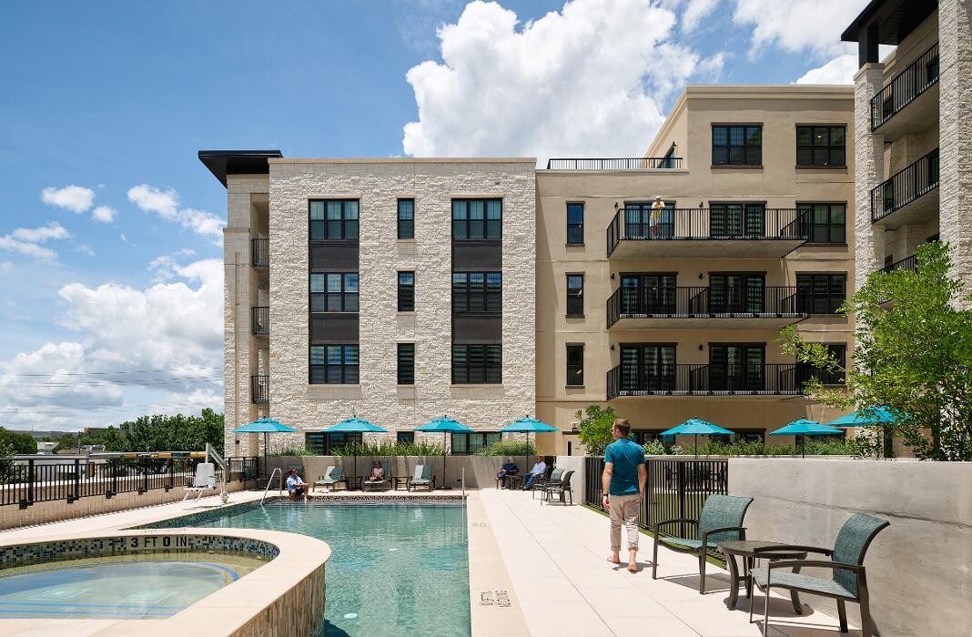Images Grand Living at The Grove