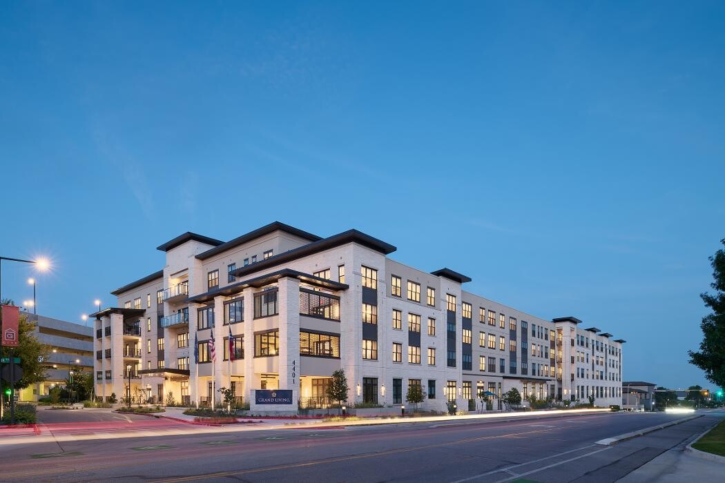 Images Grand Living at The Grove