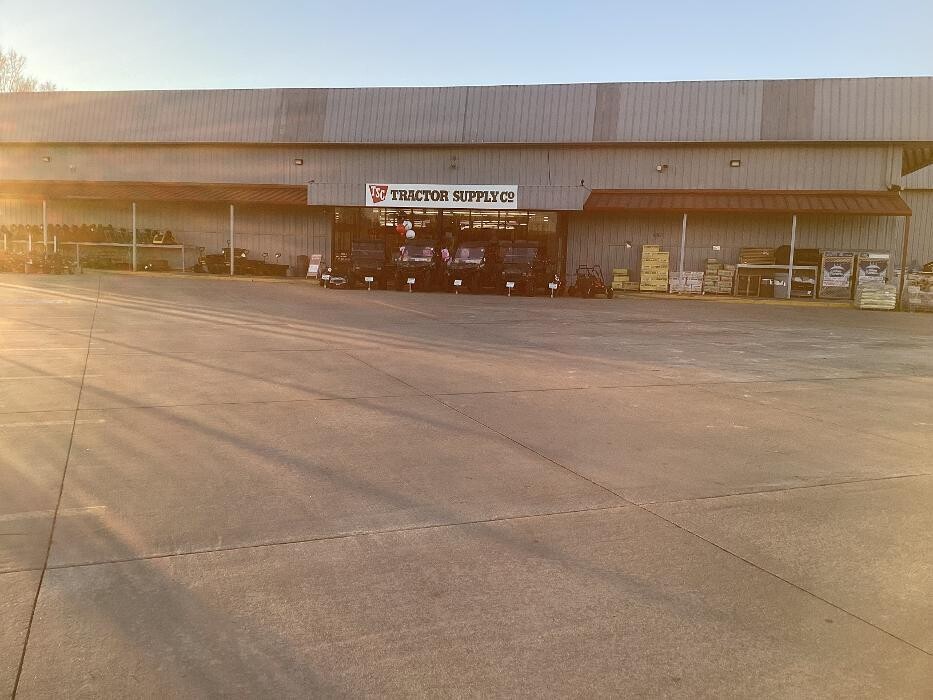 Images Tractor Supply Co.