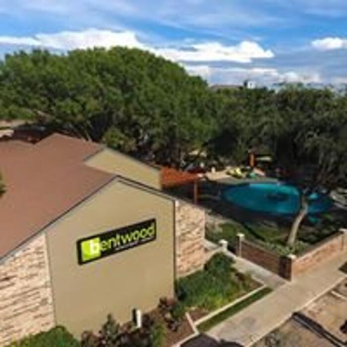 Images Bentwood Apartments