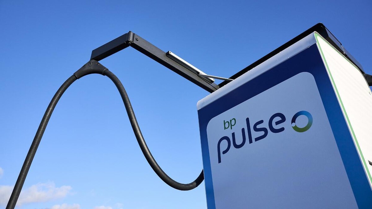Images bp pulse Charging Station
