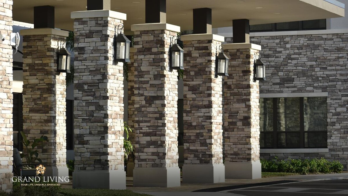 Images Grand Living at Naples