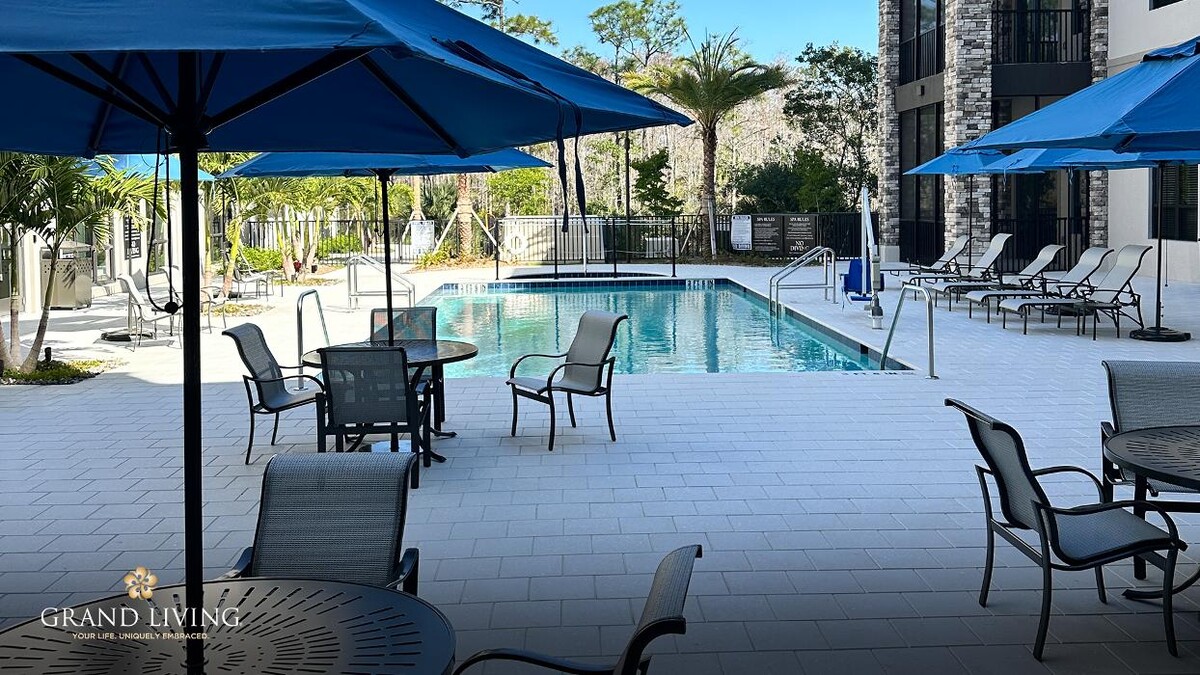 Images Grand Living at Naples