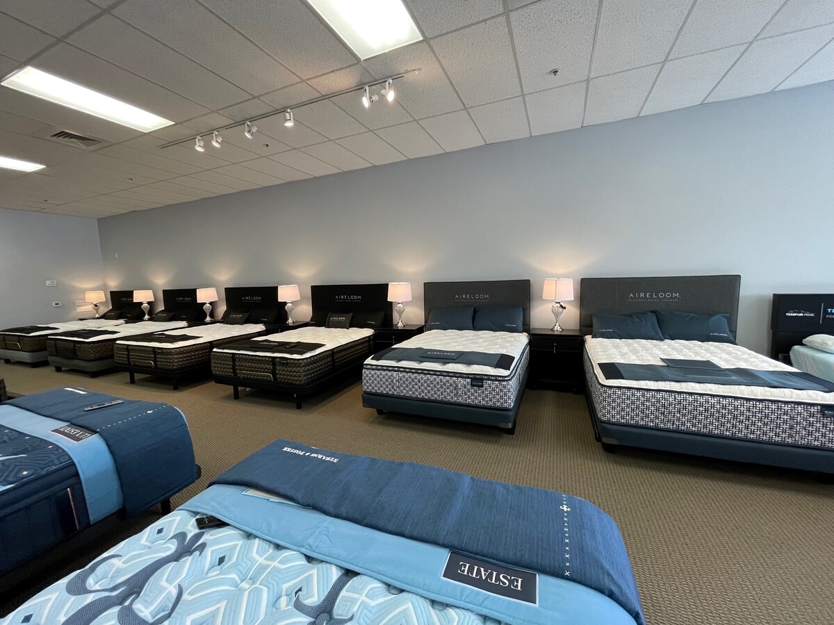 Images Mancini's Sleepworld Pacifica