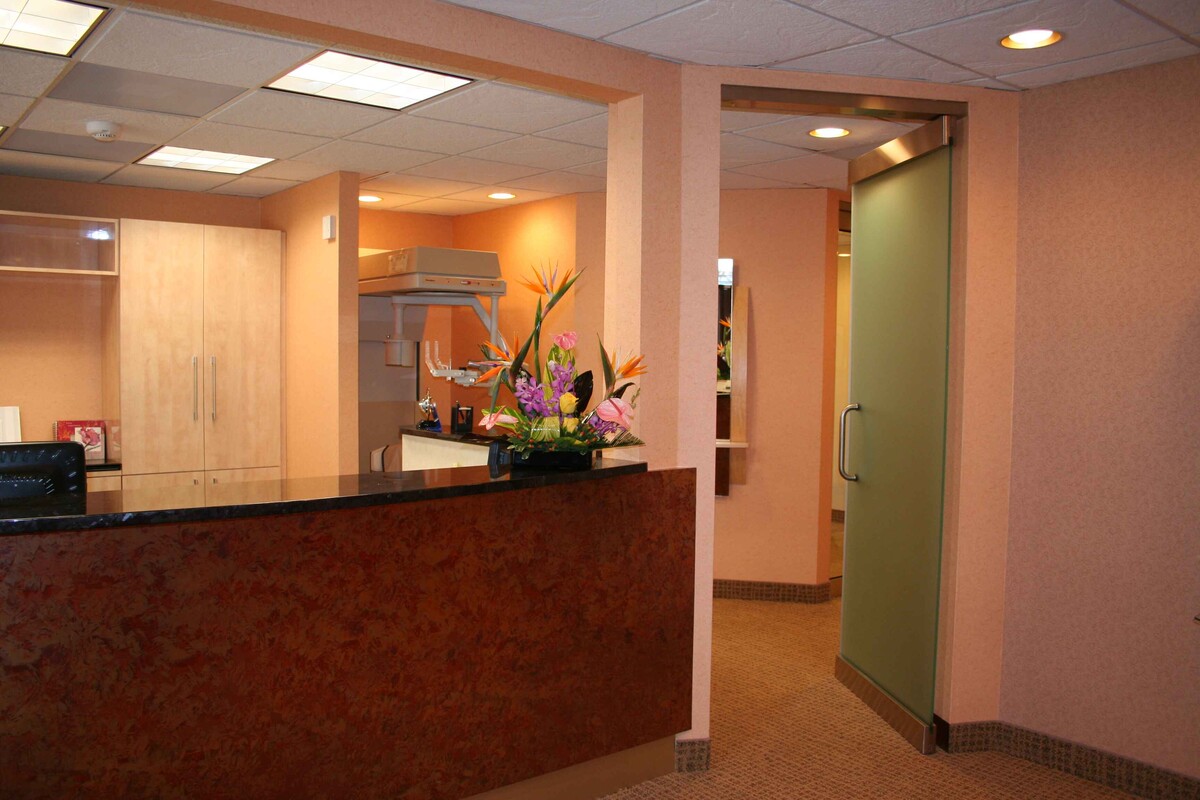 Images Sherry Kazerooni, DDS, LVIF
