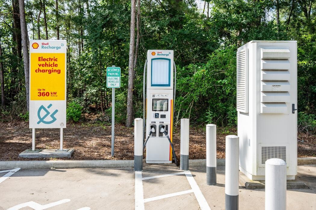 Images Shell Recharge Charging Station