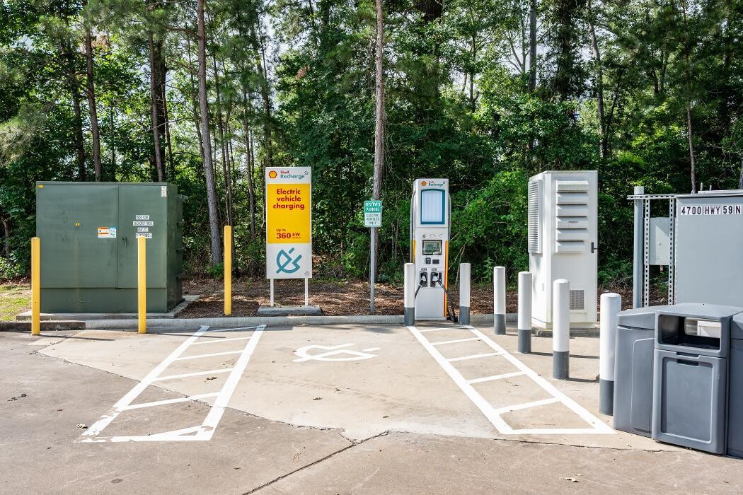 Images Shell Recharge Charging Station