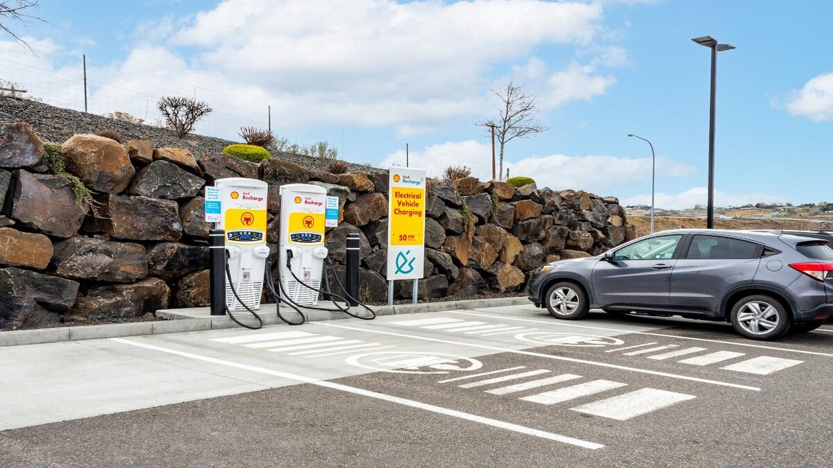 Images Shell Recharge Charging Station