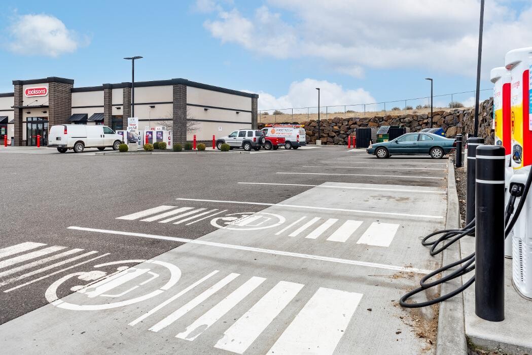 Images Shell Recharge Charging Station