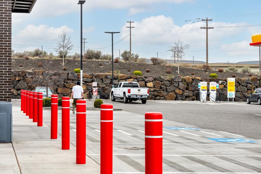 Images Shell Recharge Charging Station