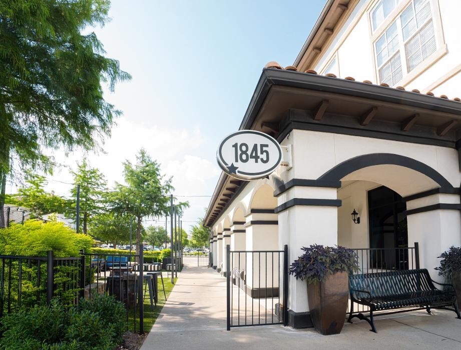 Images 1845 Taste Texas