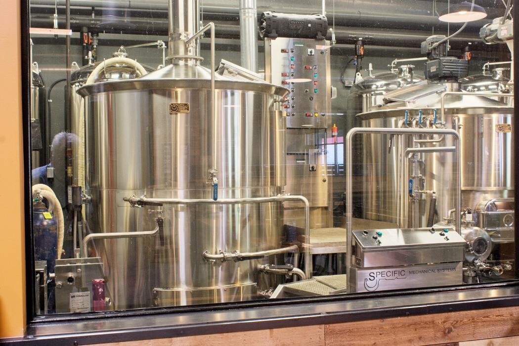 Images Diamond Knot Brewpub @ MLT