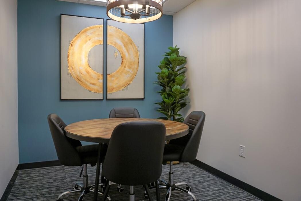 Images Urban Office - Medical Center