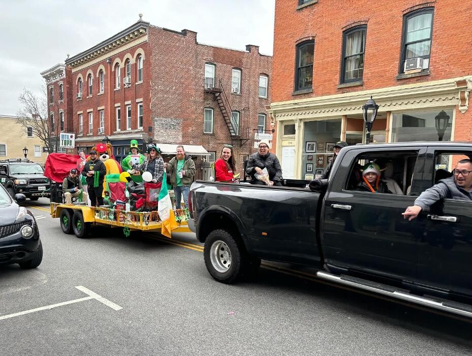 Images Caitlin McVicker - State Farm Insurance Agent