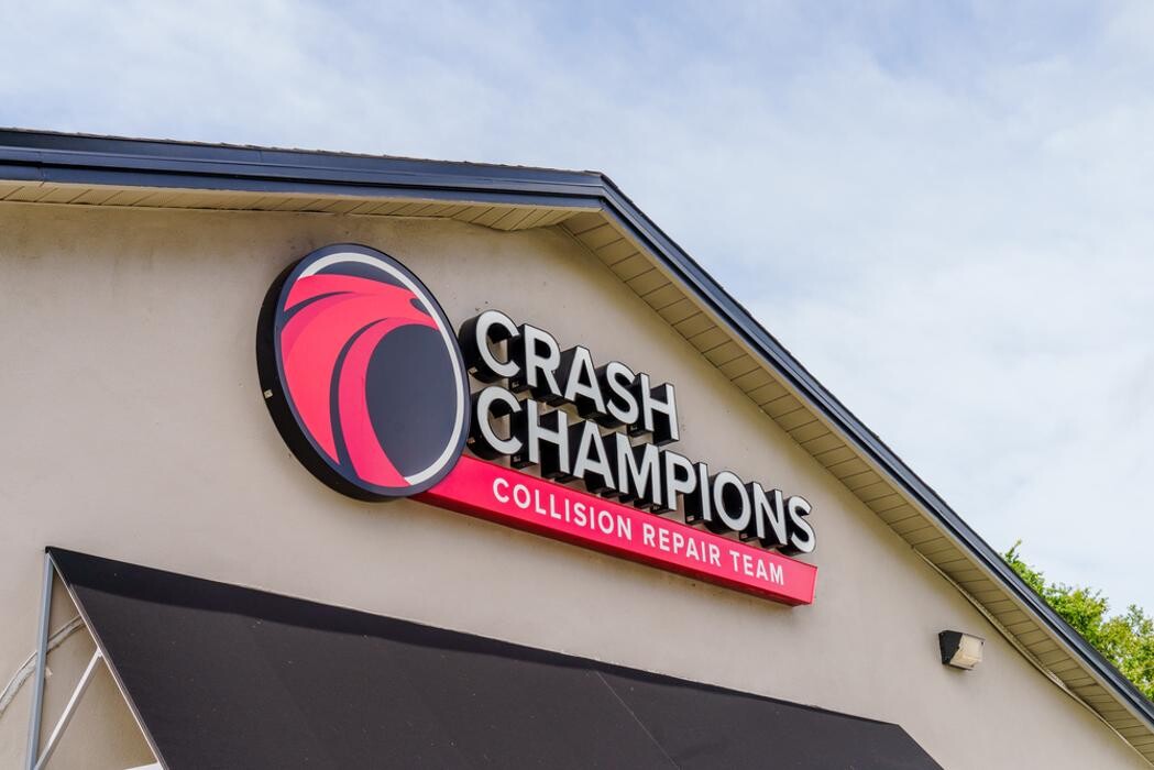 Images Crash Champions Collision Repair Oldsmar