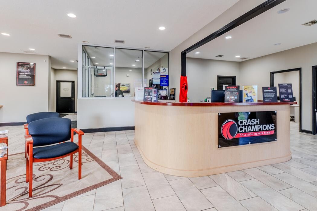 Images Crash Champions Collision Repair Oldsmar