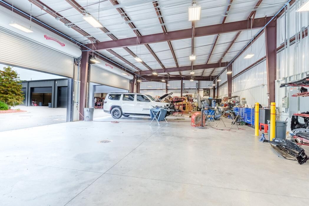 Images Crash Champions Collision Repair Oldsmar