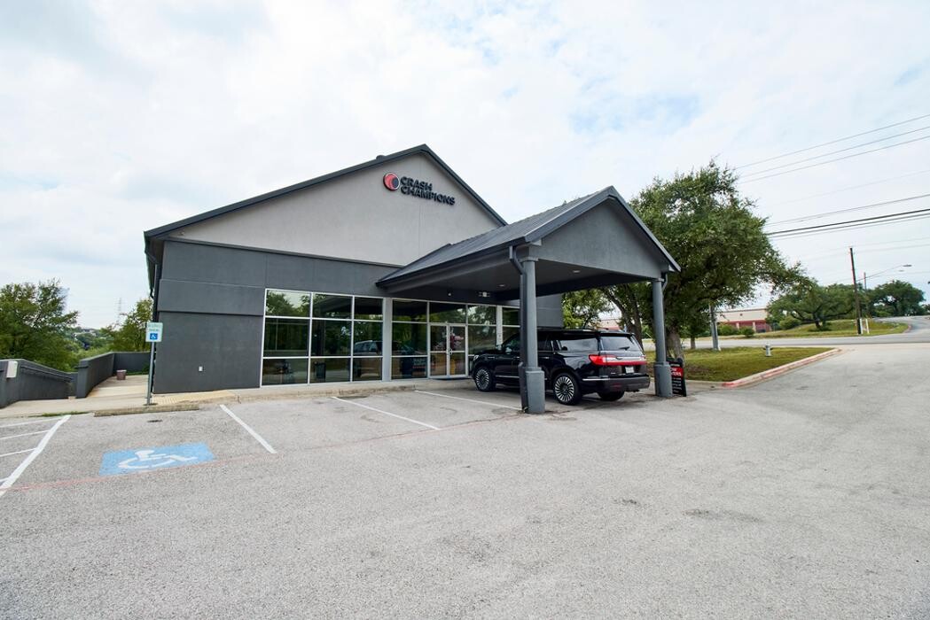 Images Crash Champions Collision Repair Lakeway