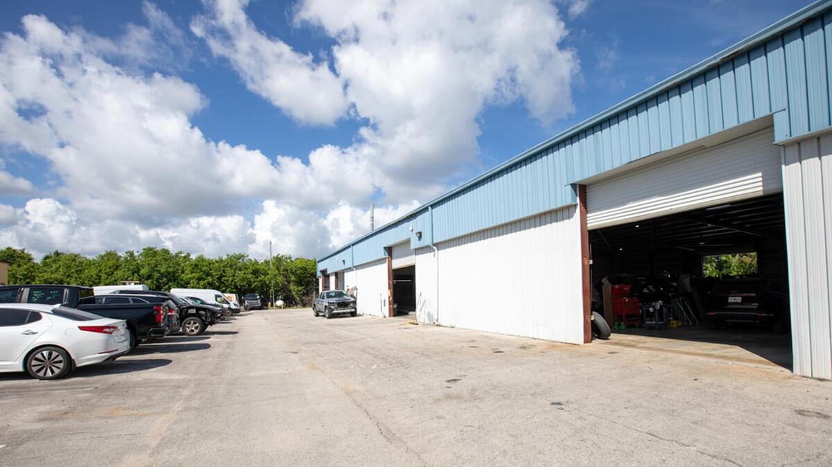 Images Crash Champions RV and Coach Collision Repair