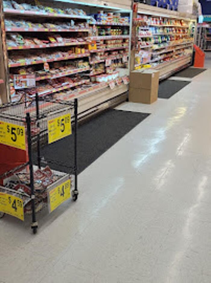 Images Lowe's Market