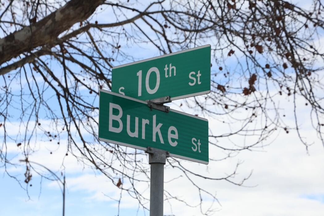Images Crash Champions LUXE | EV Certified Repair Burke South