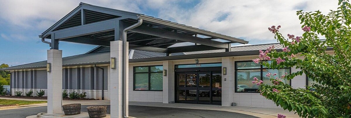 Images EmergeOrtho Burlington | Orthopedic Clinic