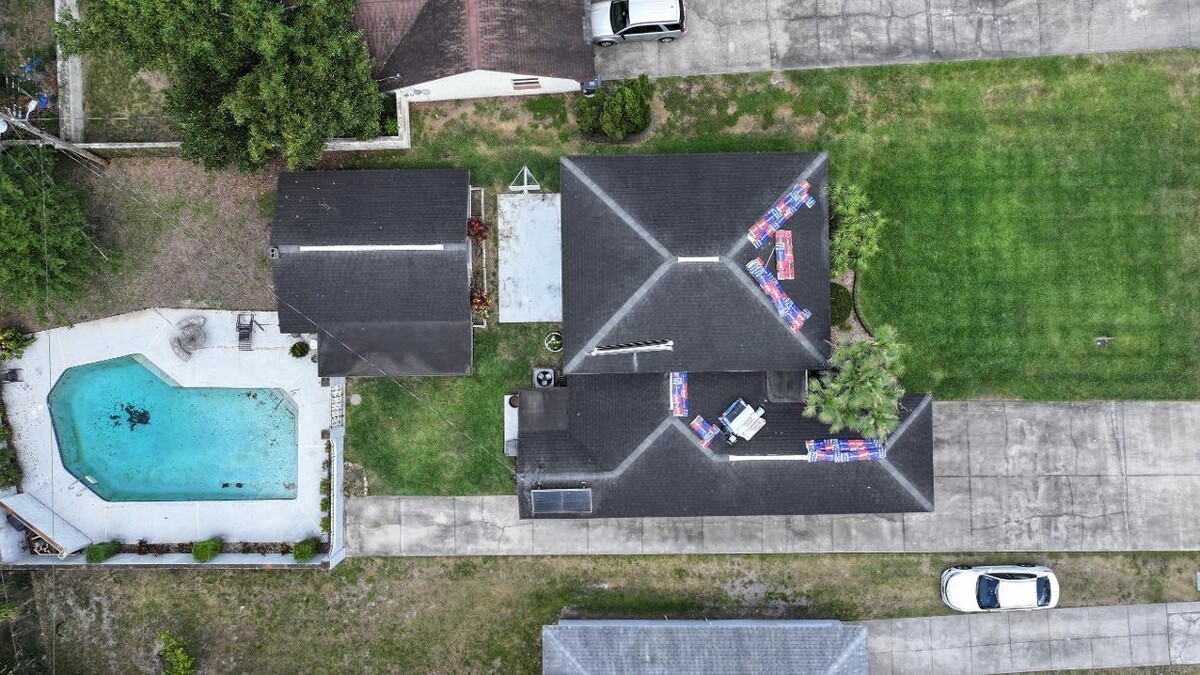 Images Bob & Jerry's Roofing Inc.