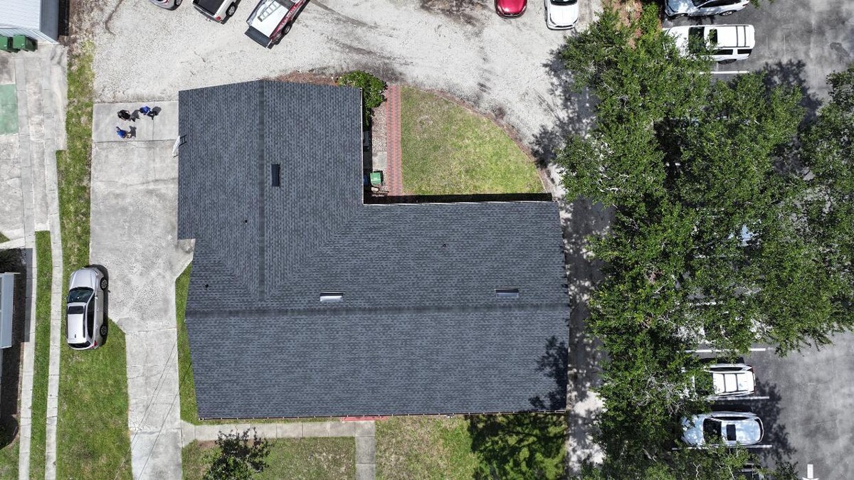 Images Bob & Jerry's Roofing Inc.