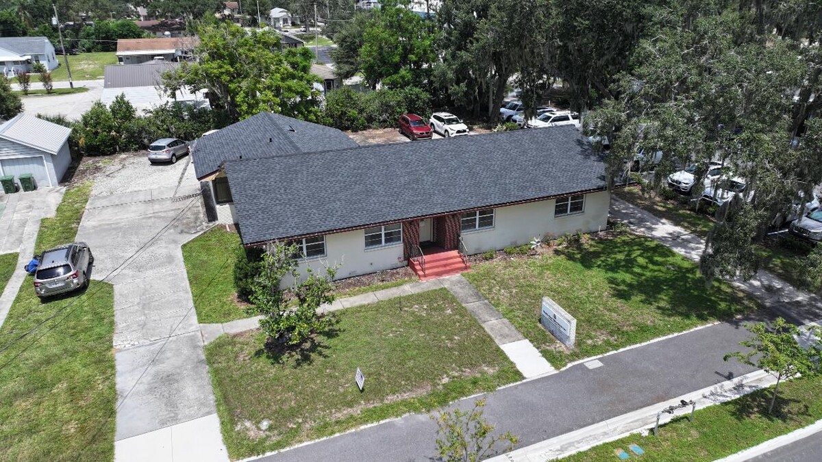 Images Bob & Jerry's Roofing Inc.