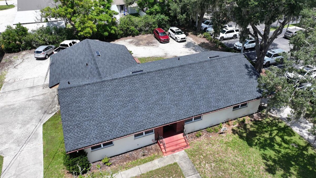 Images Bob & Jerry's Roofing Inc.