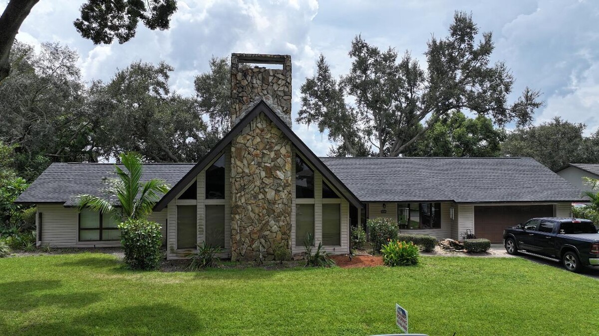 Images Bob & Jerry's Roofing Inc.