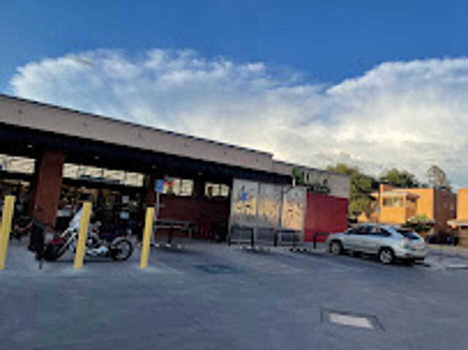 Images Lowe's Corner Market