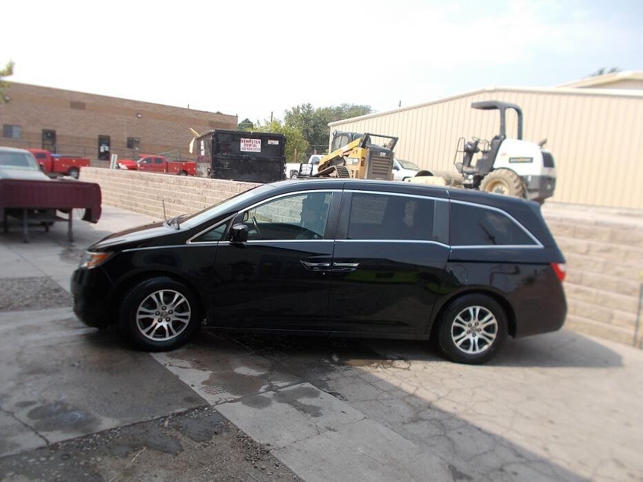 Images Golden Coach Works Auto Body & Paint + Detailing