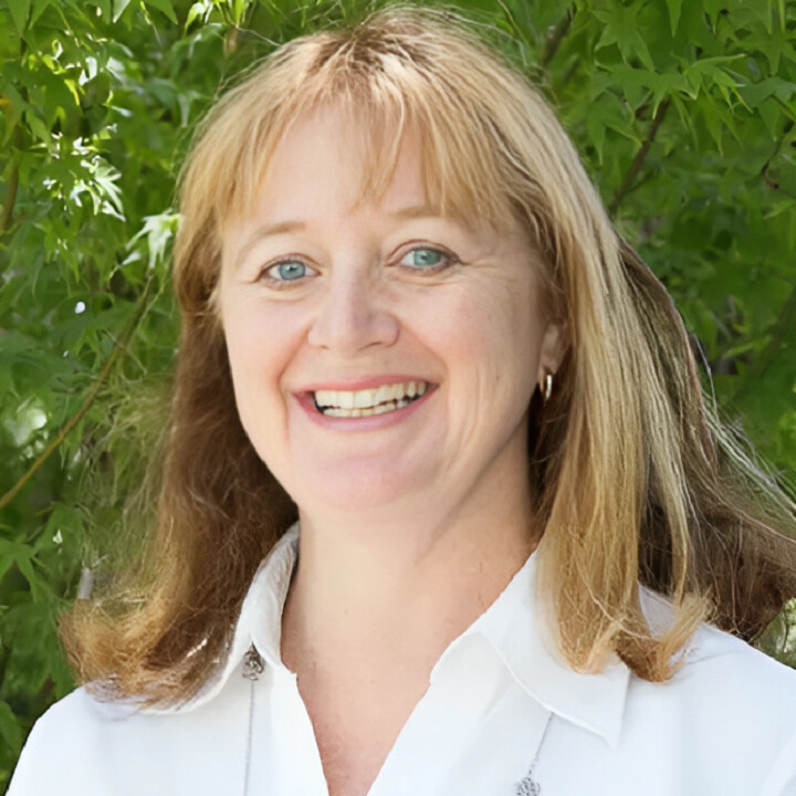 Dr. Anne Murray Logo