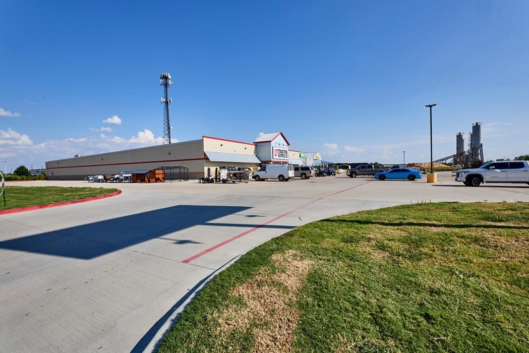 Images Tractor Supply Co.