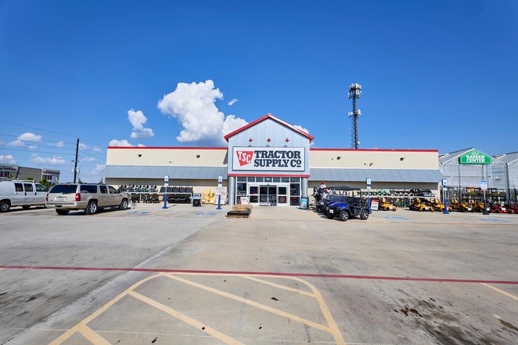 Images Tractor Supply Co.