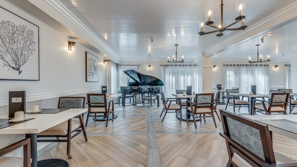 Images Serra Highlands Senior Living