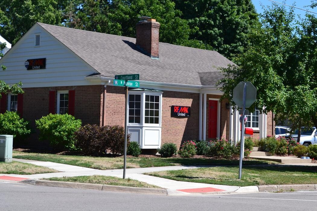 Images RE/MAX United