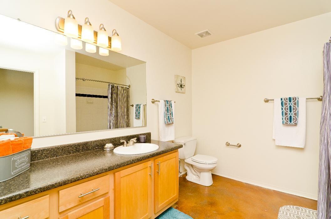 Images Ovaltine Court