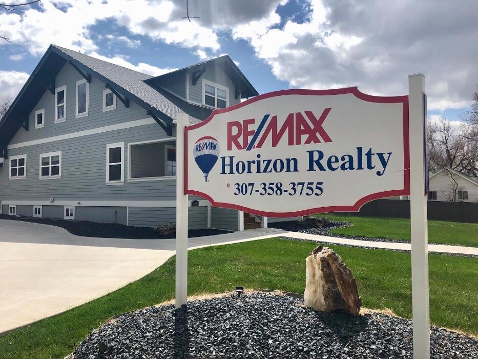 Images RE/MAX Horizon Realty